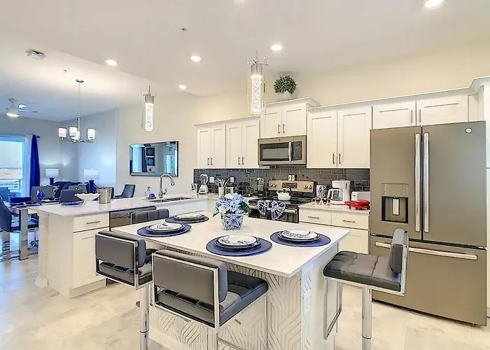 Terrific Thematic Lakeview 2B With 2 Clubhouses