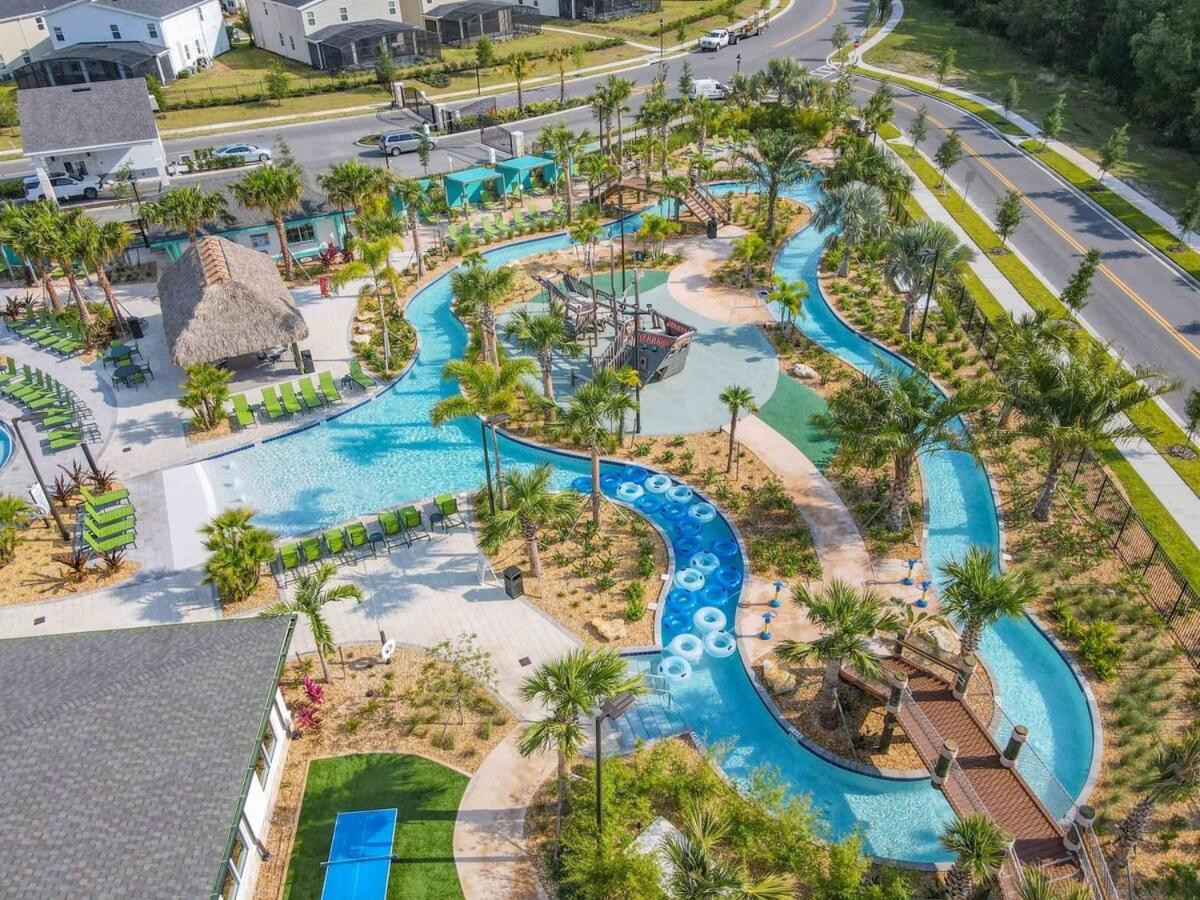 Terrific Thematic Lakeview 2b With 2 Clubhouses *