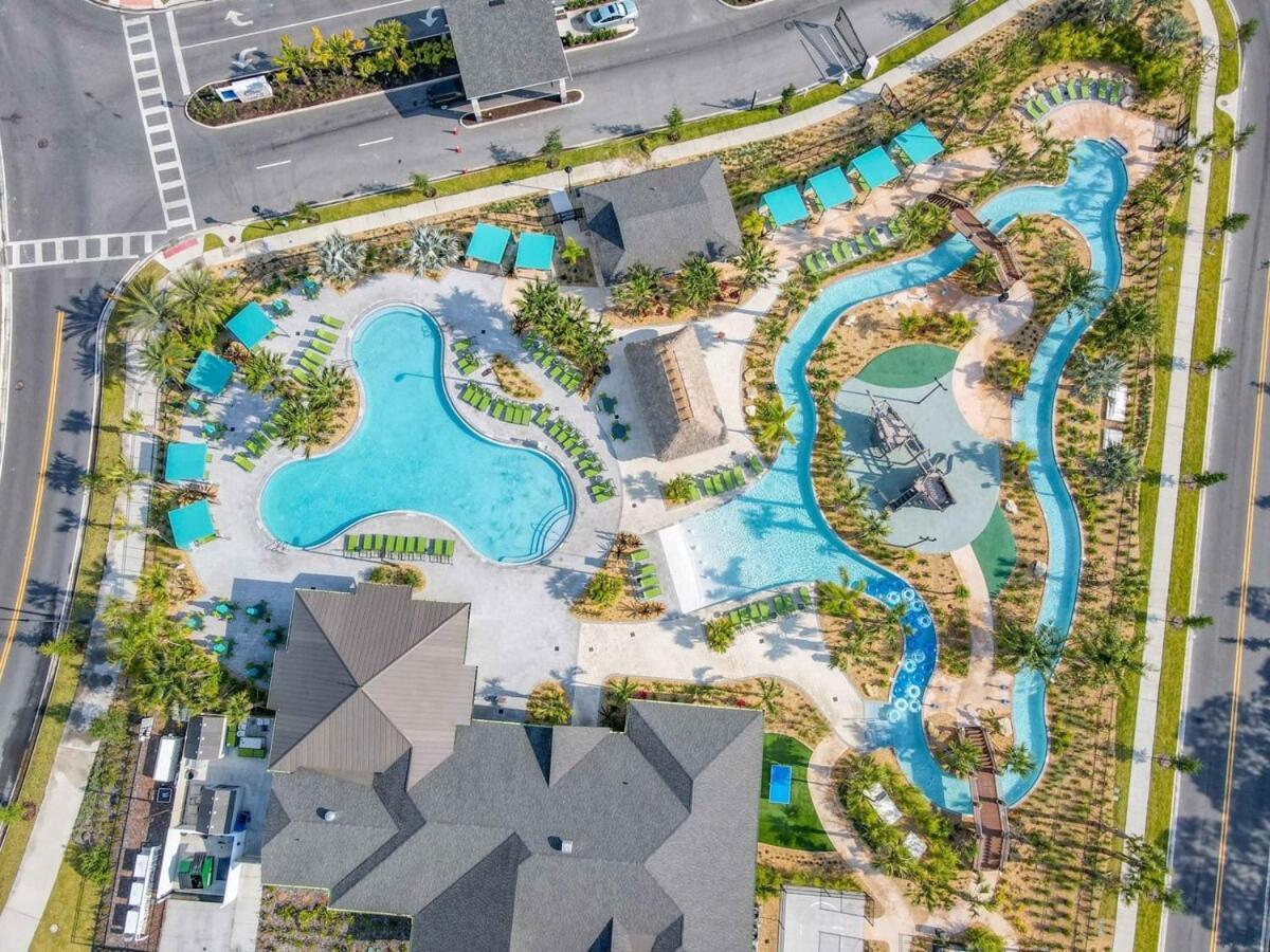Terrific Thematic Lakeview 2b With 2 Clubhouses Kissimmee