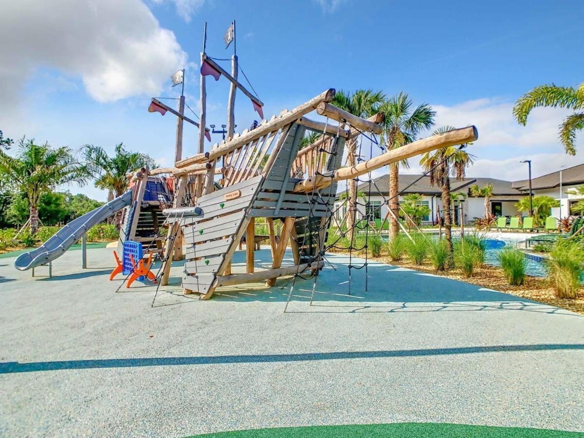 Terrific Thematic Lakeview 2b With 2 Clubhouses Holiday home *