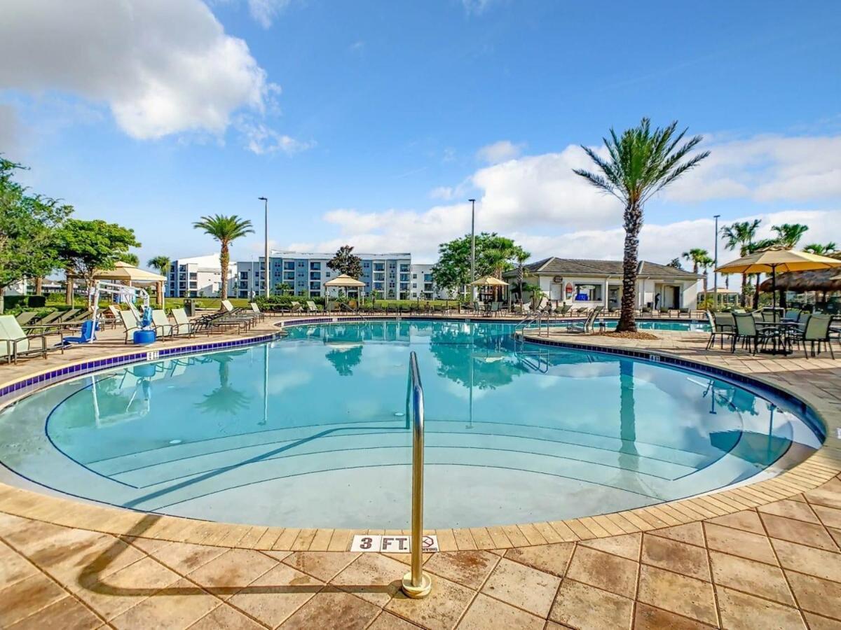 Terrific Thematic Lakeview 2b With 2 Clubhouses Holiday home